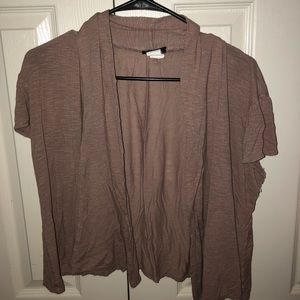 Cute short sleeve cardigan! Tan-ish color